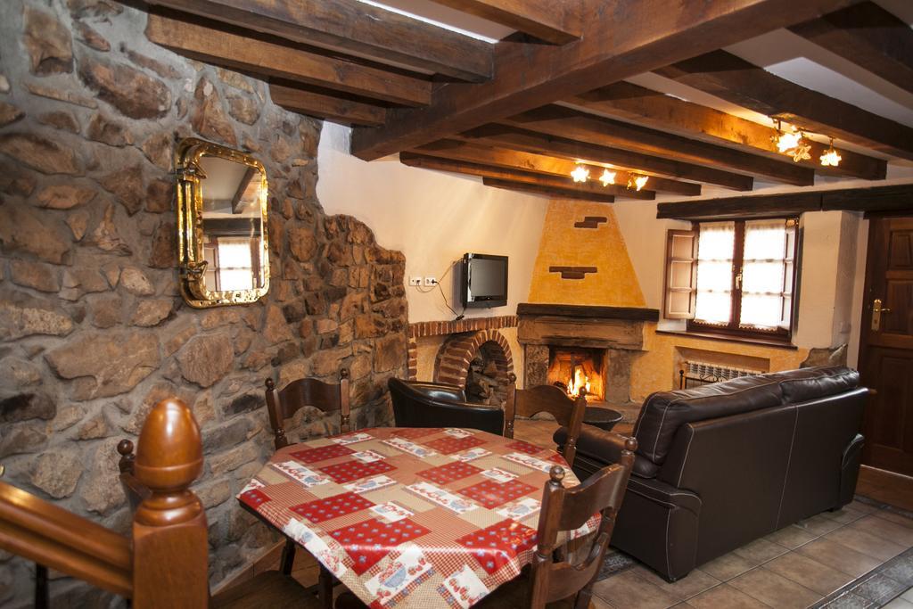 منزل الضيف El Cabanon De Pimiango الغرفة الصورة